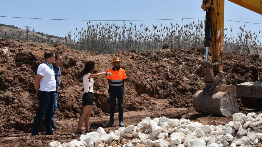 Denuncian ante el Seprona la desecación del humedal protegido de Pinoso por unas obras del Consell