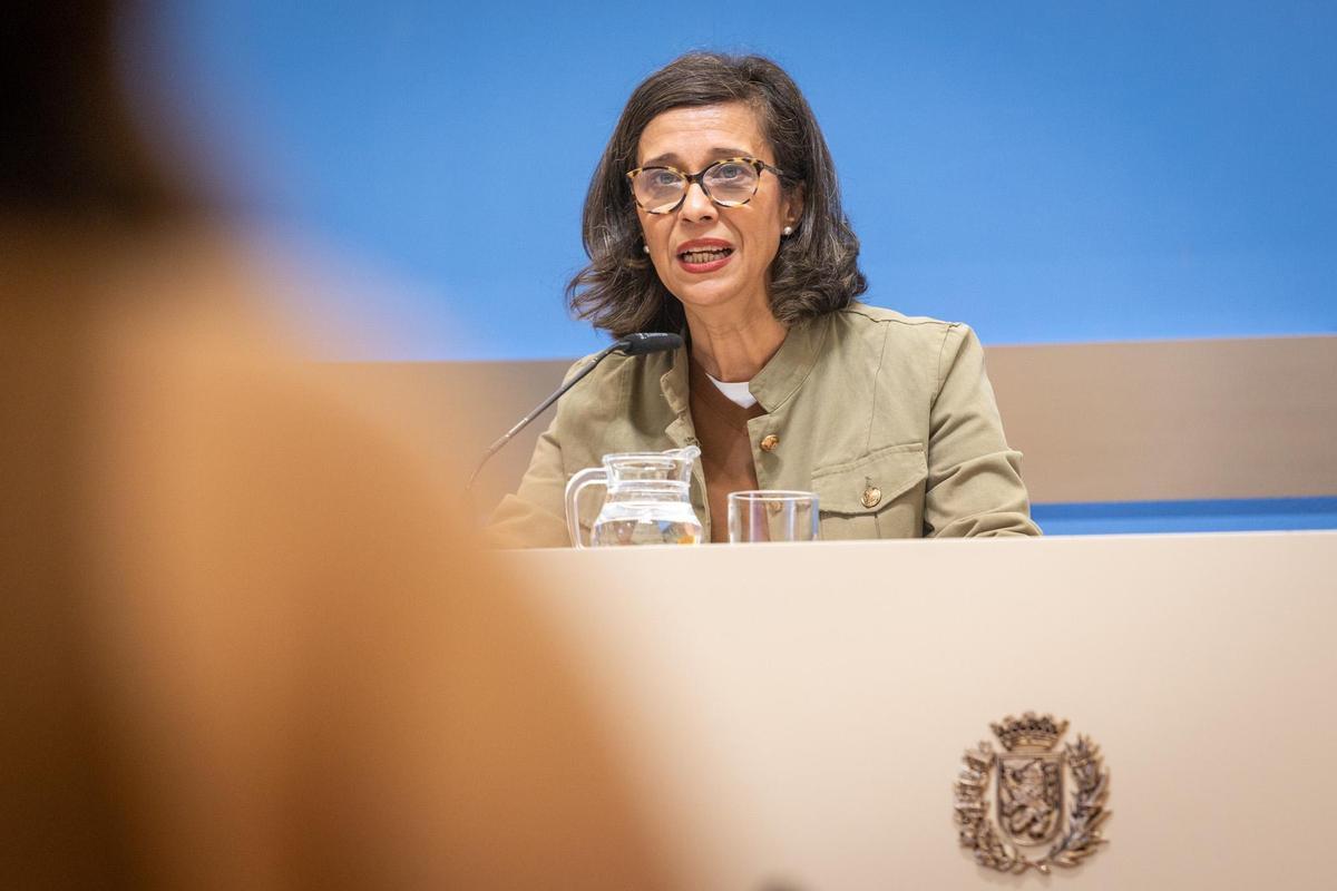 La concejala de Políticas Sociales de Zaragoza, Marian Orós, este viernes en el ayuntamiento.