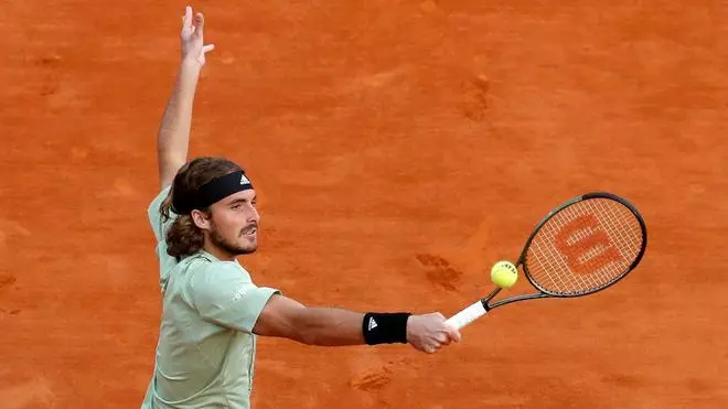 Tsitsipas gana a Fognini el partido de los campeones