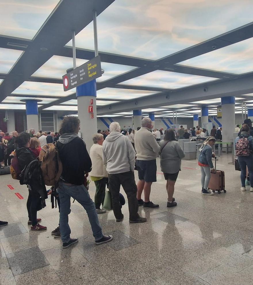 Schon wieder lange Schlangen: Flughafen Mallorca öffnet &quot;Fast Lane&quot; an der Sicherheitskontrolle