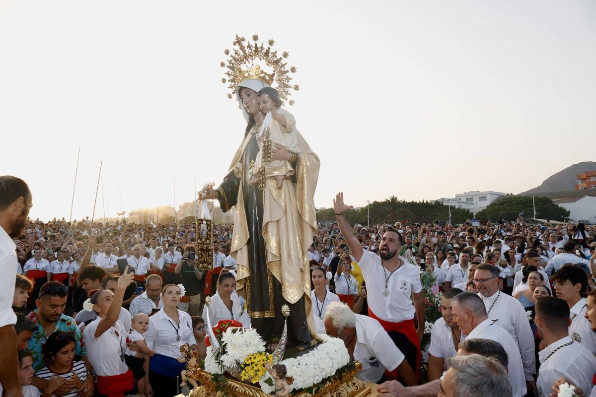 MLG 16-07-2026.-Salida procesional de la Virgen de El Carmen, en la barriada de El Palo.