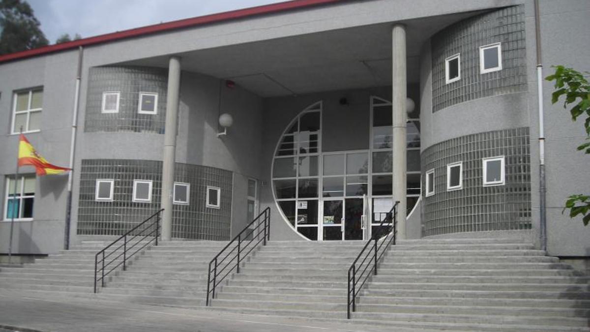 Entrada do CEIP de Barouta, un dos centros nos que se prestan os servizos municipais de conciliación