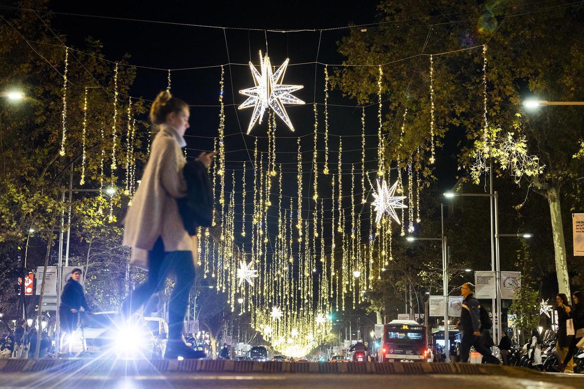 Luces de Navidad en el paseo de Gràcia 2022