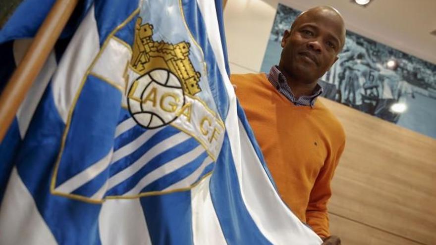 Dely Valdés seguirá como entrenador del filial en Segunda B