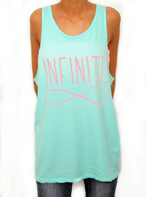 Essie y The Hit Tee.