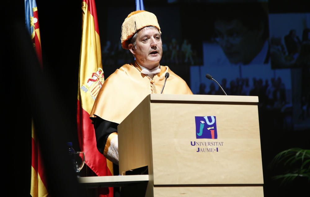 Jordi Garcés, investido doctor honoris causa por la UJI