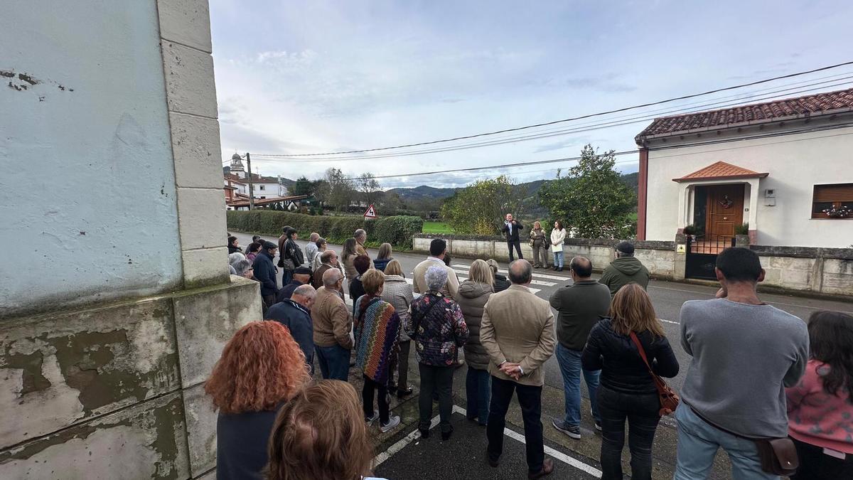Nueva protesta en San Martín de Luiña por el cierre del consultorio periférico