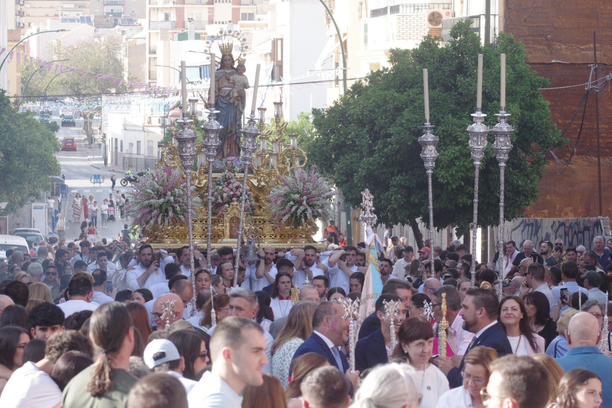 Salida procesional de María Auxiliadora por Capuchinos en 2025
