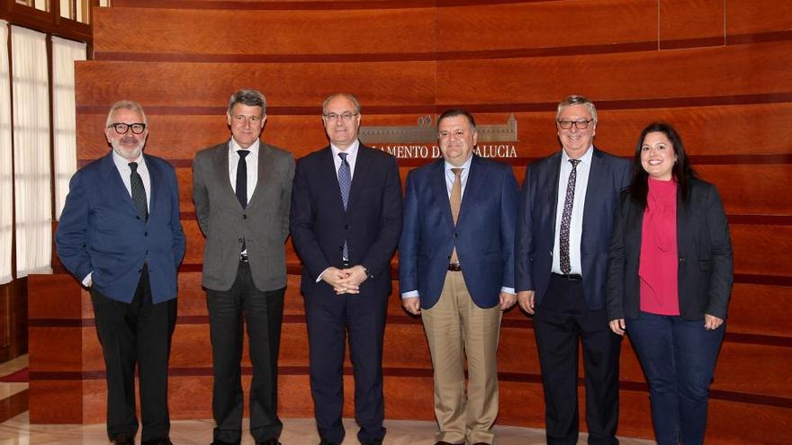 El presidente del Parlamento andaluz muestra su compromiso con el regadío