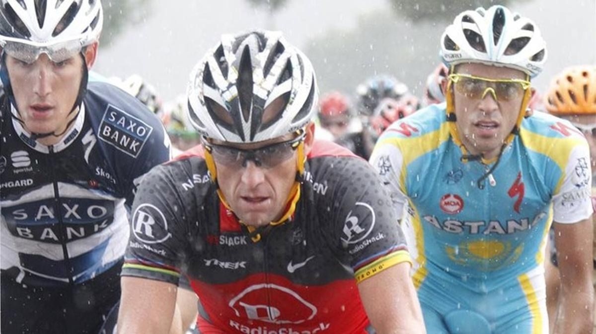 Andy Schleck, Lance Armstrong y Alberto Contador, los tres favoritos iniciales del Tour 2010, durante la segunda etapa