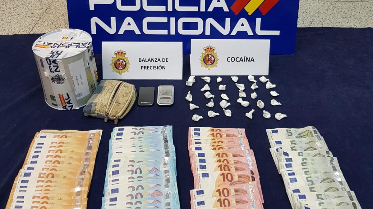 Material sustraído por la Policía Nacional en una vivienda de Zamora capital.