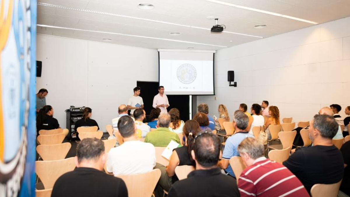 Santa Eulària presenta la Fira Esport Riu y la campaña 'Guanya en respecte'.