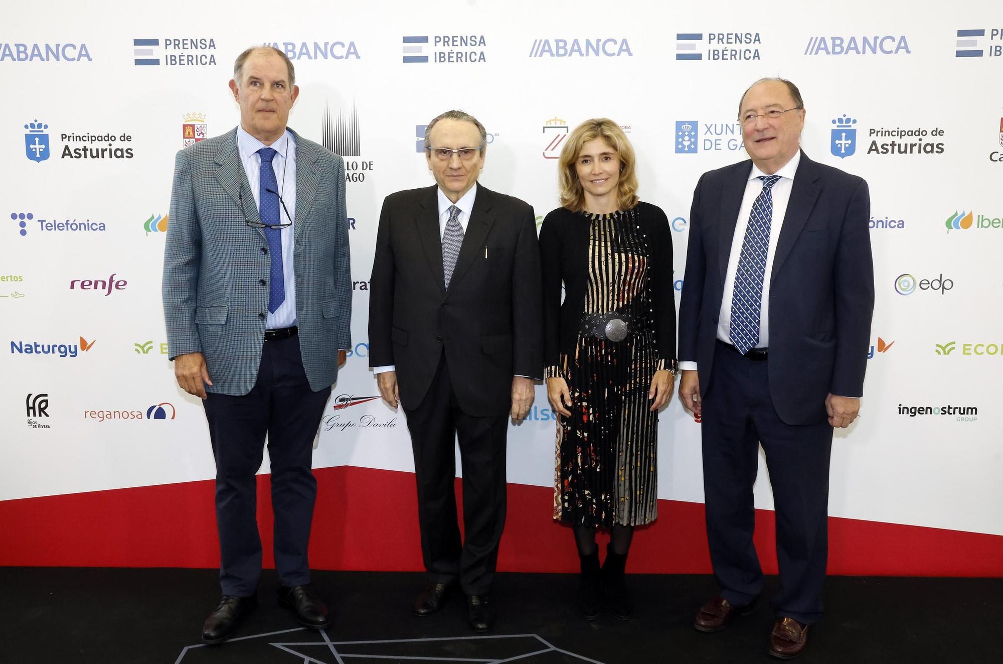El poder político y empresarial se cita en Santiago