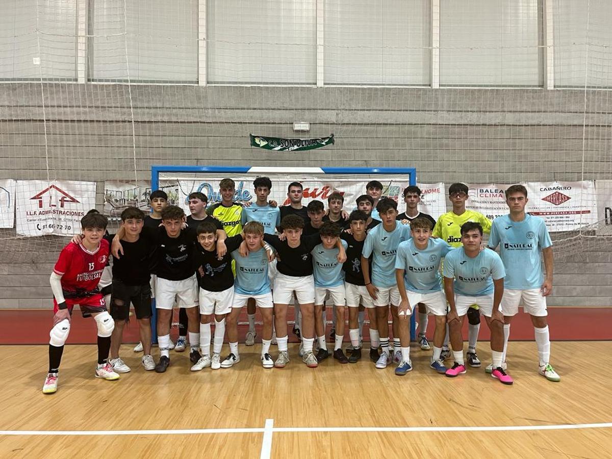 fútbol sala. Son Oliva y Racing Andratx juvenil posan tras jugar un partido amistoso que ganaron los últimos por 0-4