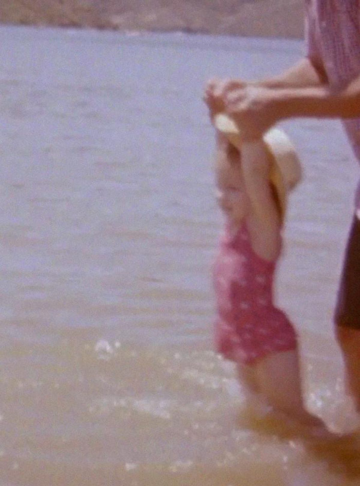 Los inolvidables días de playa infantiles, una de las escenas más grabadas.