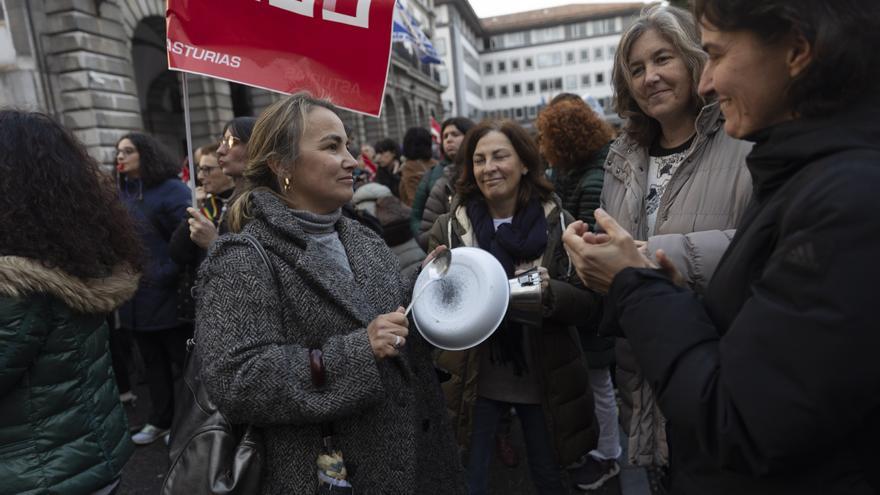 Los docentes, con potas y garcillas en alto por la LOMLOE: &quot;Pedimos auxilio a Educación&quot;