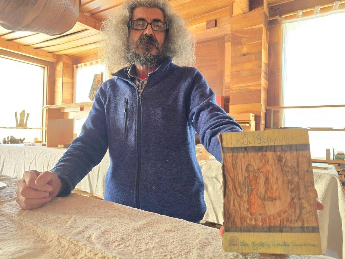 A Biblioteca de Madeiras do Mundo de Agustín Bastón, en Cangas