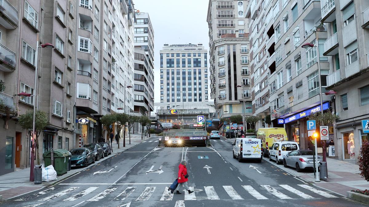 Una vista de la calle Simón Bolivar, en Vigo, donde una banda croata intentó robar en un piso en diciembre de 2023