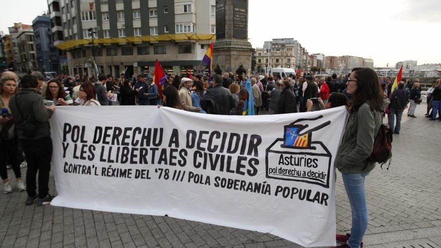 Manifestación a favor de Cataluña en Gijón