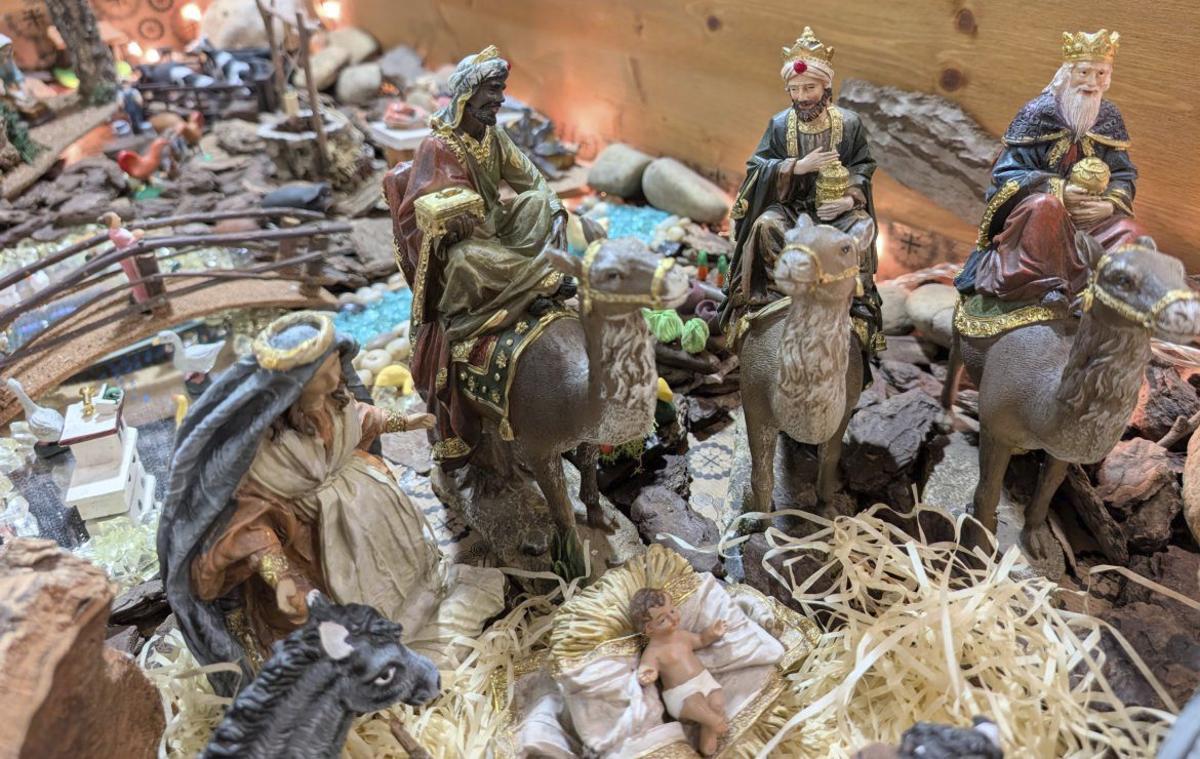 Un belén en un cajón. | A.F.P.