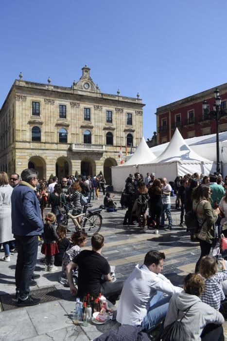 Sesión vermú en la plaza Mayor con el "Gijón Sound Festival"