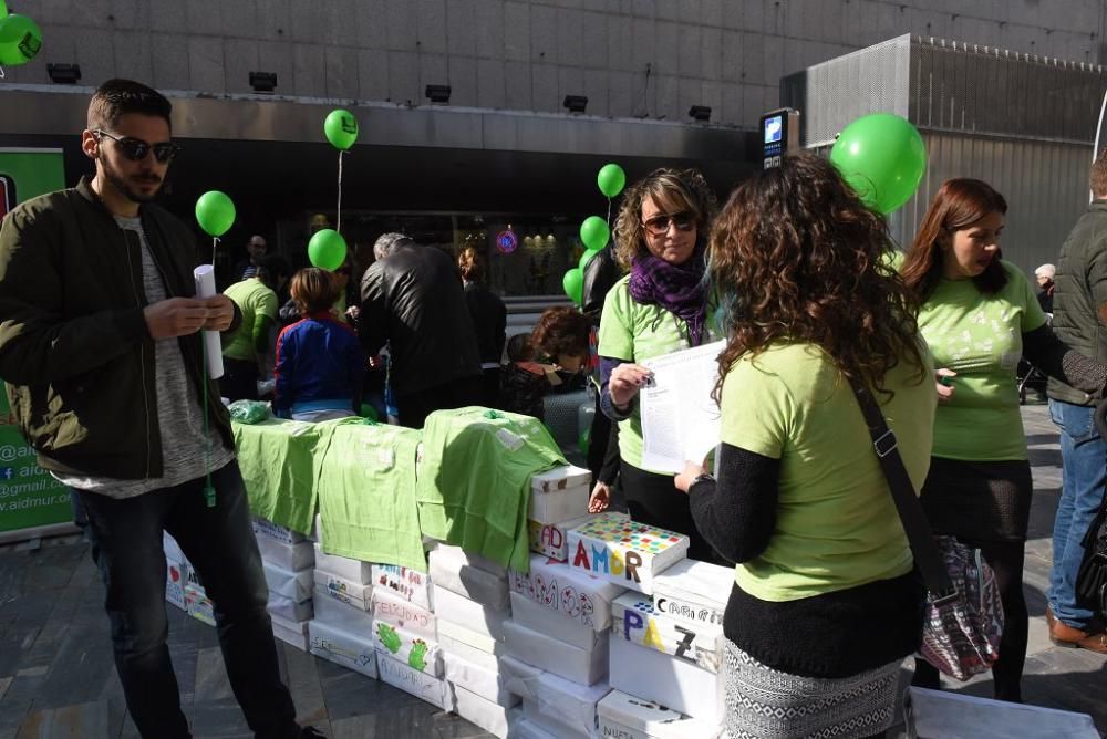 Los interinos de Educación protestan por las oposi