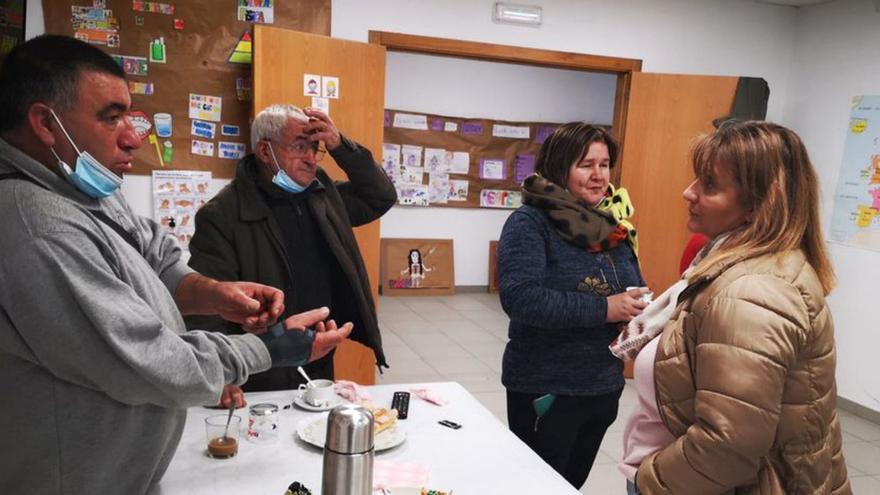 Los trofeos de Valga que ayudan a la inserción en la fiesta de la discapacidad