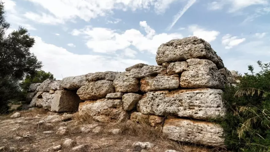 Santa Margalida comprará la finca que alberga el talayot cuadrado de Son Serra