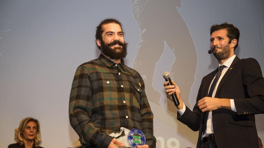 Regino Hernández ha recibido esta misma semana en Granada el Premio Paquito Fernández Ochoa al mejor deportista de la temporada 2016/17.