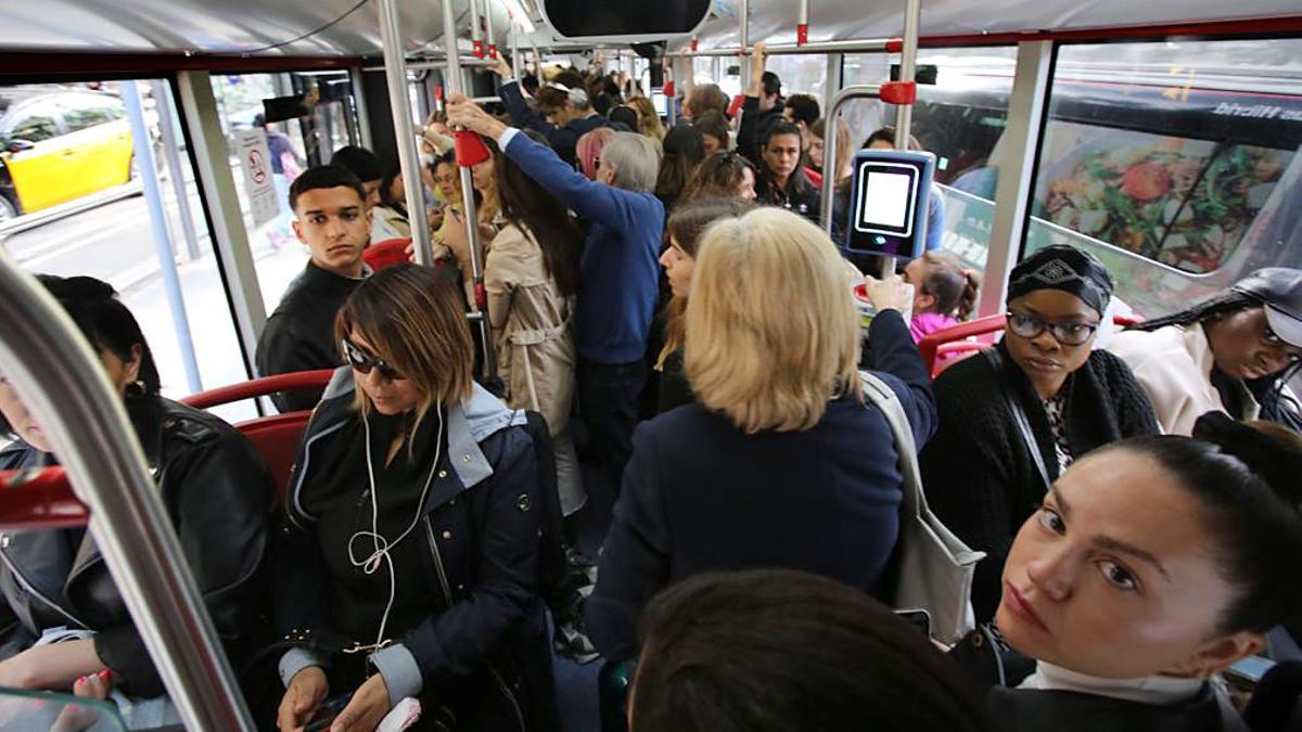 Huelga de 24 horas en la red de autobuses de Barcelona