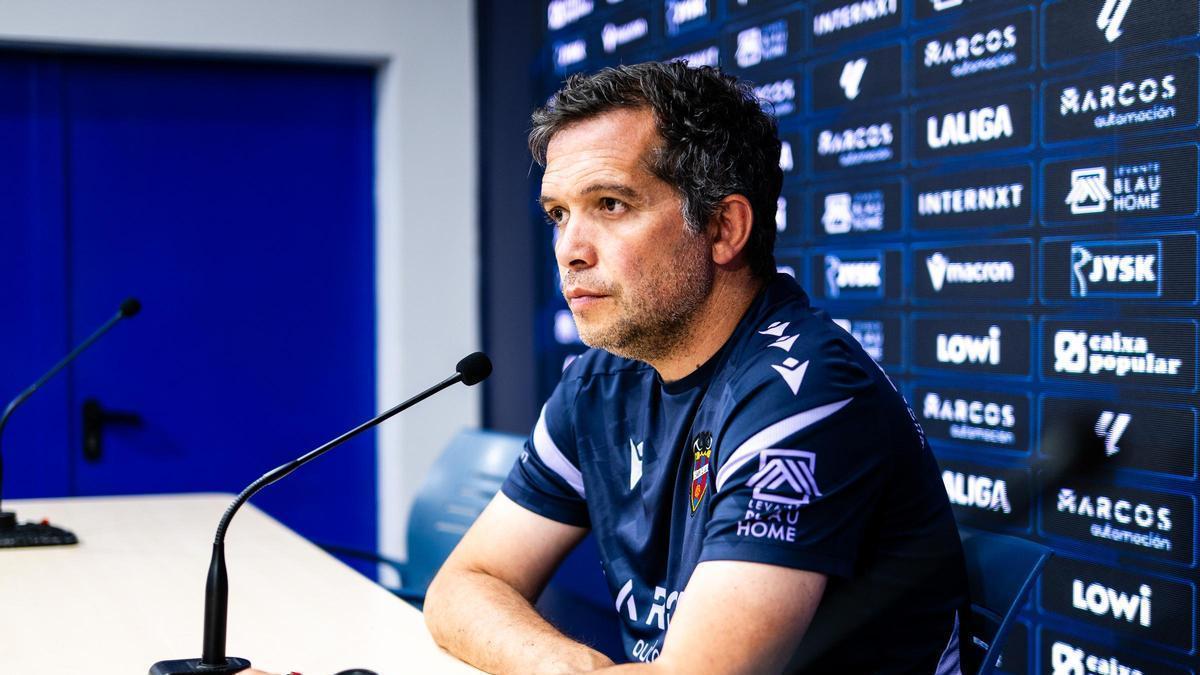 Levante-RCD Mallorca | Luís Castro, técnico del Levante: “El partido más importante de mi vida ahora es el del Mallorca”