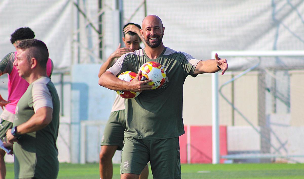 El juvenil del Villarreal entrenado por Pepe Reina, a por todas frente al PSG.