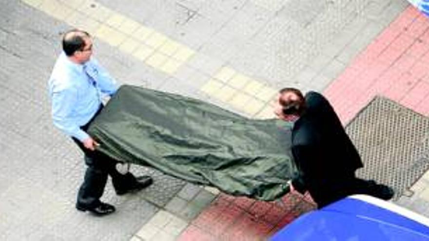 Mata a puñaladas a un hombre y acuchilla a otros seis en Bilbao