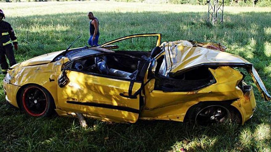 Estado del coche en el que murieron los cuatro jóvenes en el accidente de Salamanca.