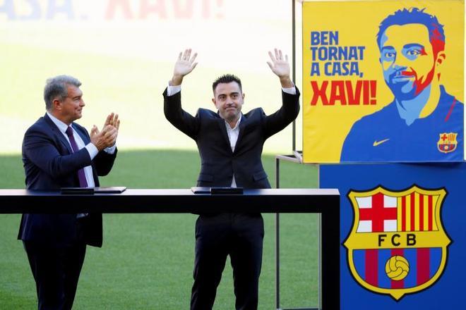 La presentación de Xavi Hernández, en imágenes