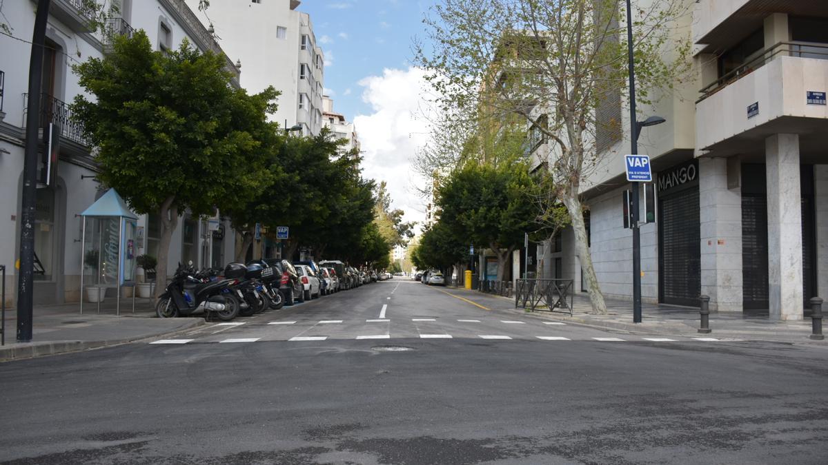 Una calle de Ibiza vacía durante el estado de alarma.