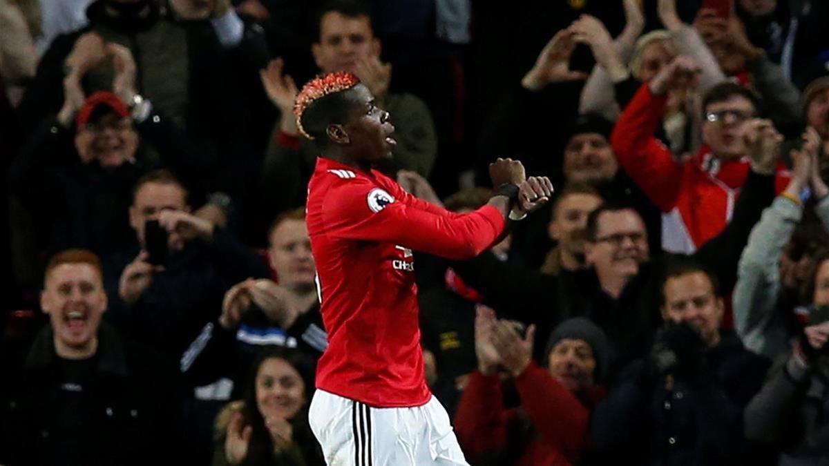 Paul Pogba celebra su gol con los brazos cruzados en recuerdo a las personas esclavizadas