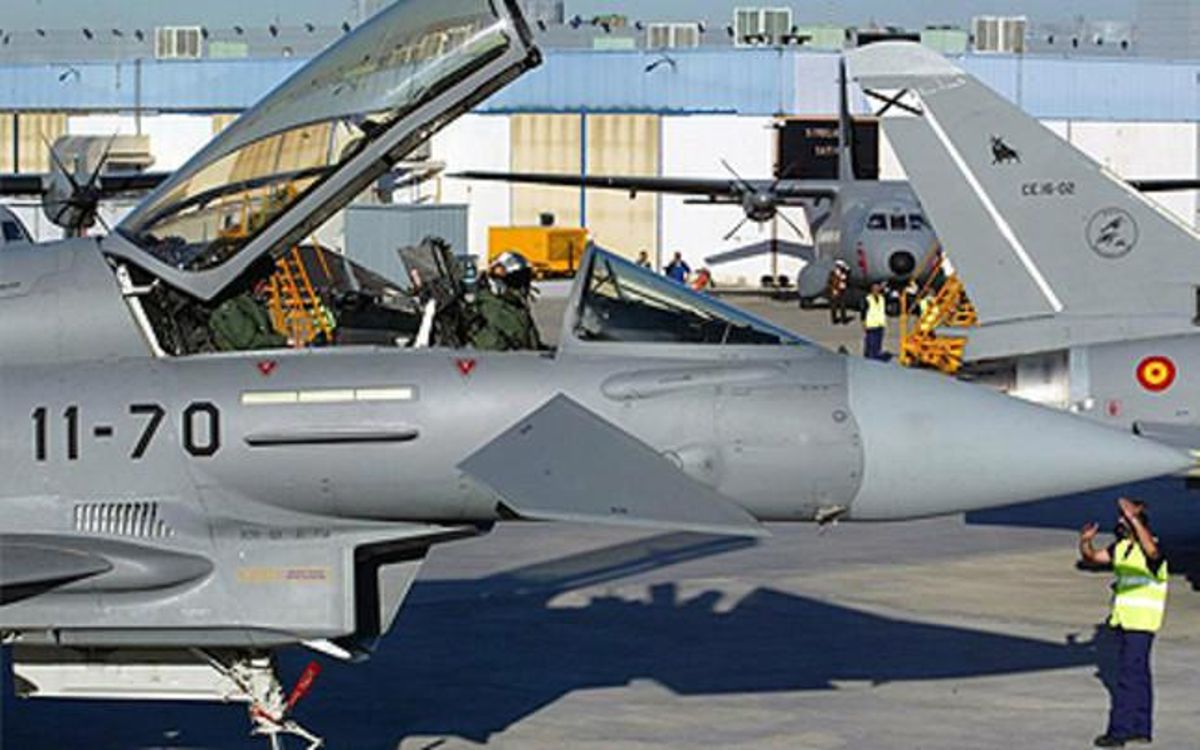 Un Eurofighter a la base aèria de Morón.