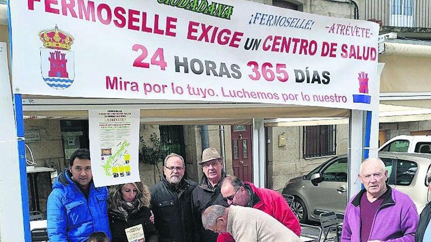 Recogida de firmas para la atención sanitaria en Fermoselle