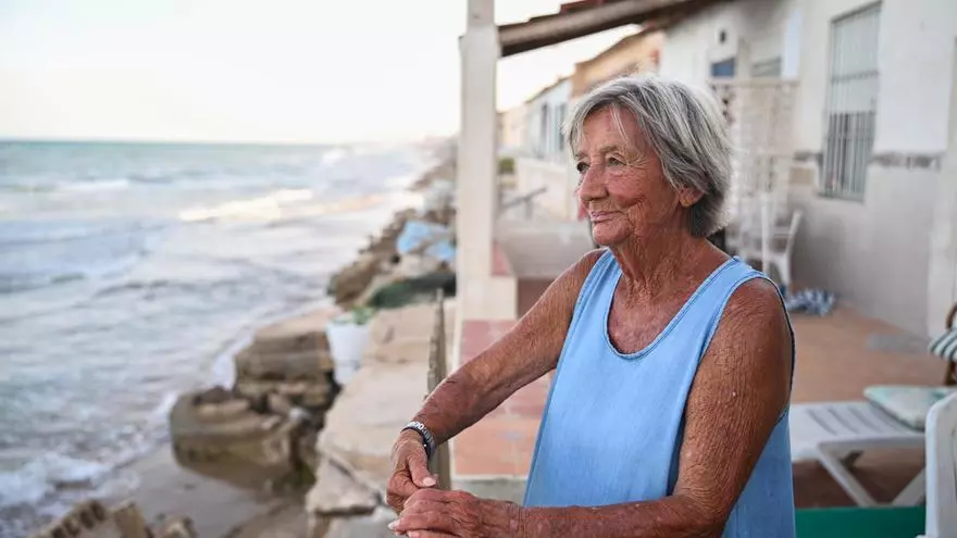 Una vida junto al mar reducida a escombros en Guardamar