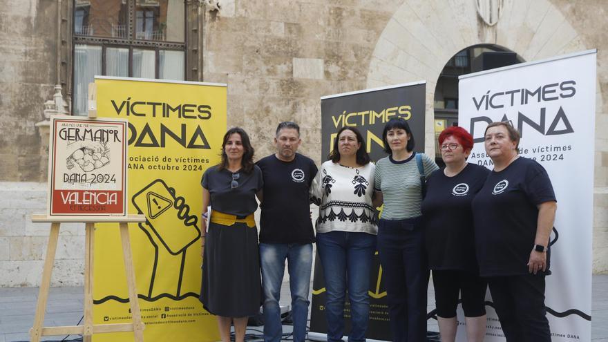 Víctimas de la dana: &quot;Mientras hago la declaración de mi marido y mi hija muertos, Mazón sigue de presidente&quot;