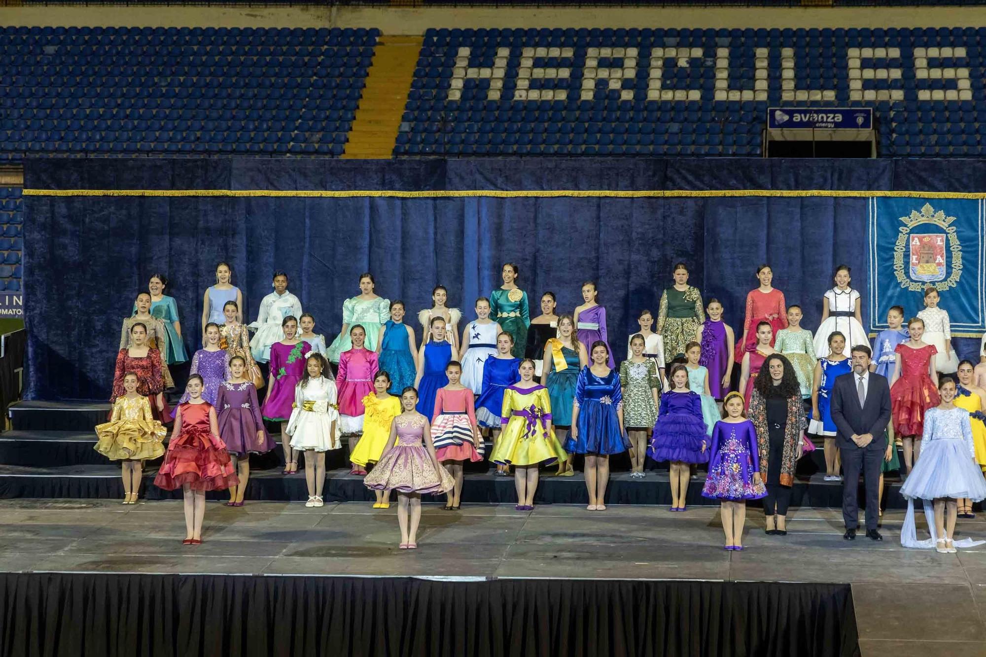 Las candidatas infantiles a Bellea del Foc 2025 desfilan en el Rico Pérez en la tradicional gala