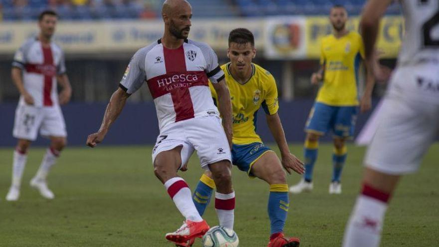 El Huesca gana con el freno de mano