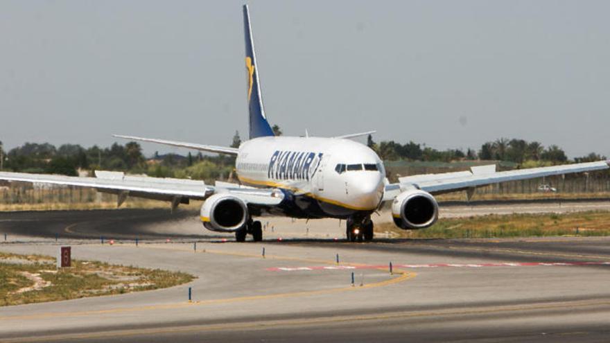 Ryanair rebaja un 15% sus precios desde Alicante con motivo del &quot;Black Friday&quot;
