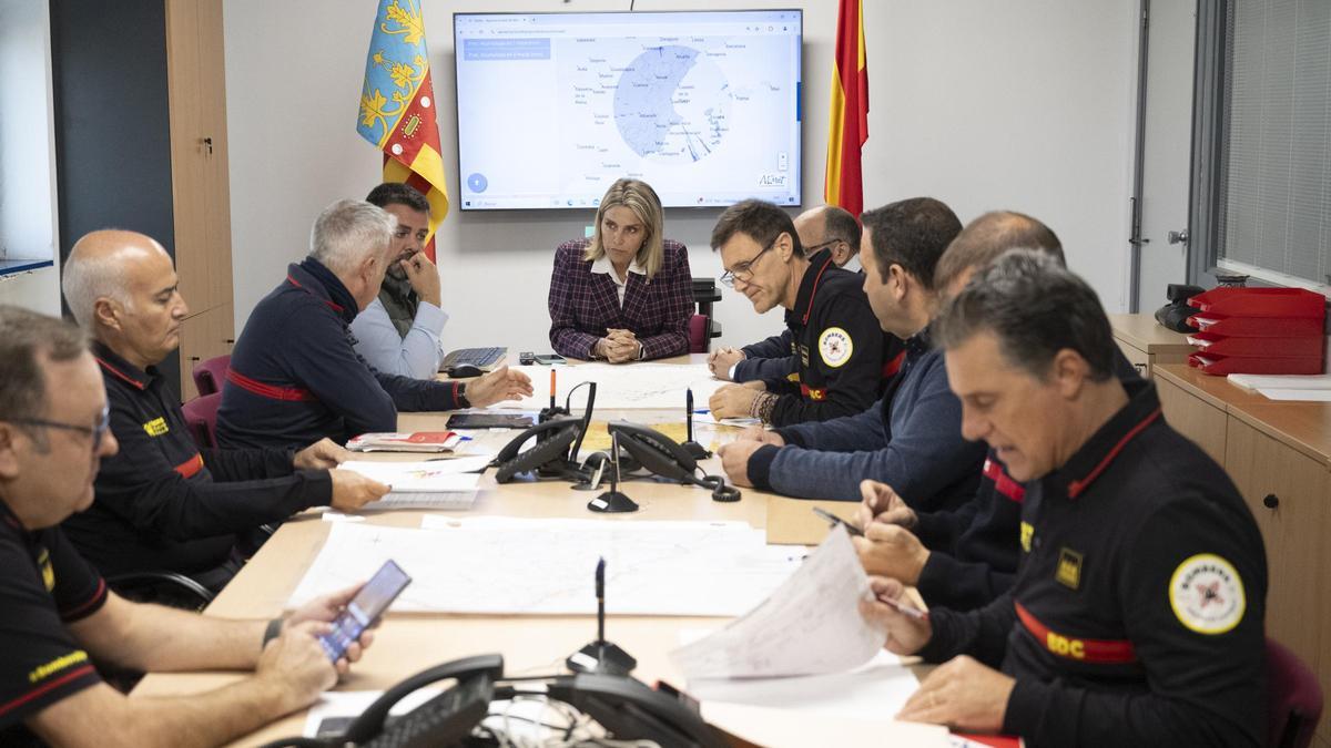 La presidenta de la Diputación, Marta Barrachina, al frente de la reunión de coordinación del dispositivo, este martes.