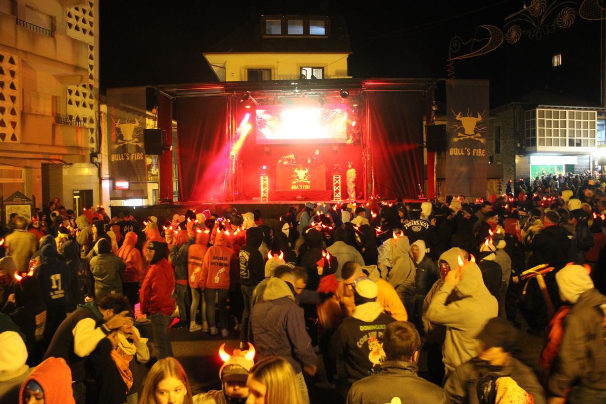 GALERÍA | Los toros llenan puebla de Sanabria de pólvora y chispas