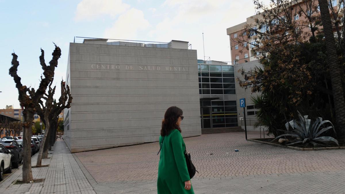 Exterior del Centro de Salud Mental de San Andrés, donde la mujer denuncia que sucedieron los hechos.