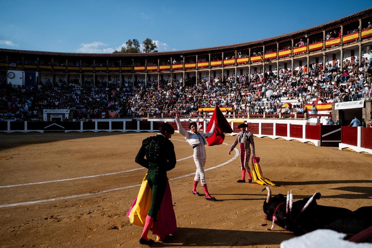 Galería | Así fue la segunda de abono de la feria de Cáceres Galería | Así fue la segunda de abono de la feria de Cáceres