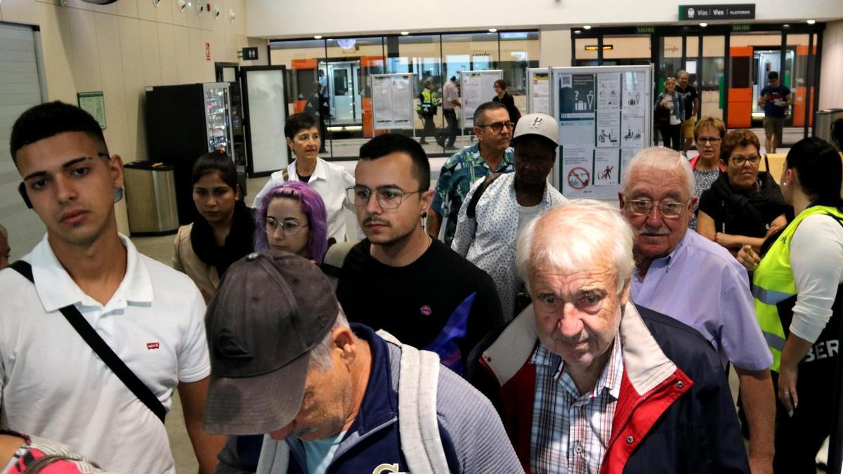 Usuarios de Rodalies, en L'Hospitalet de l'Infant