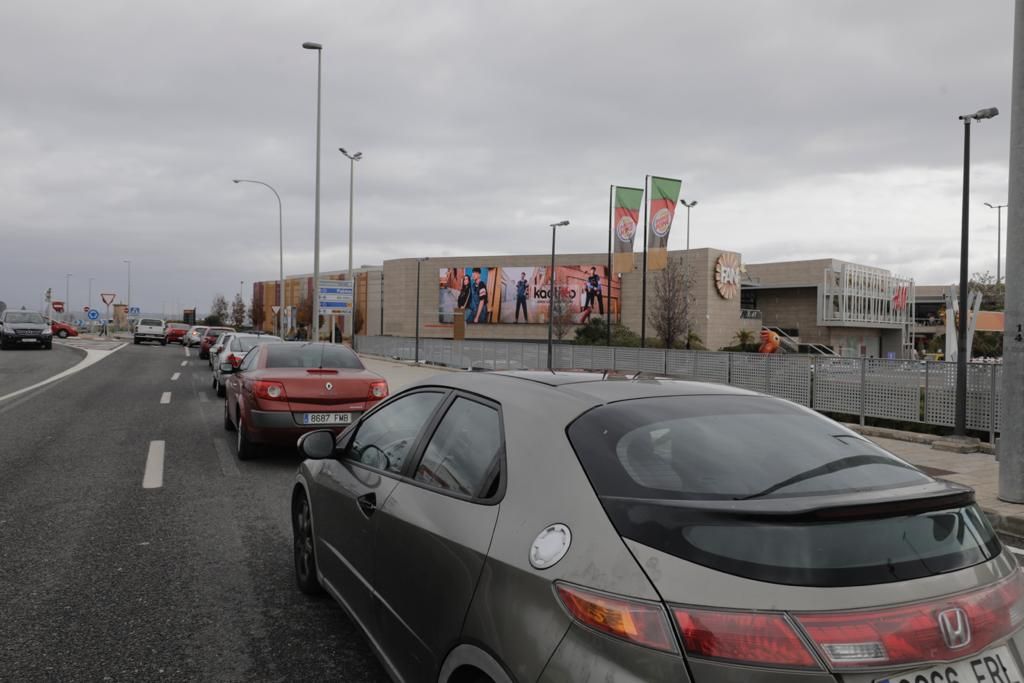 Largas retenciones en la autopista por fiebre comercial antes de las nuevas restricciones